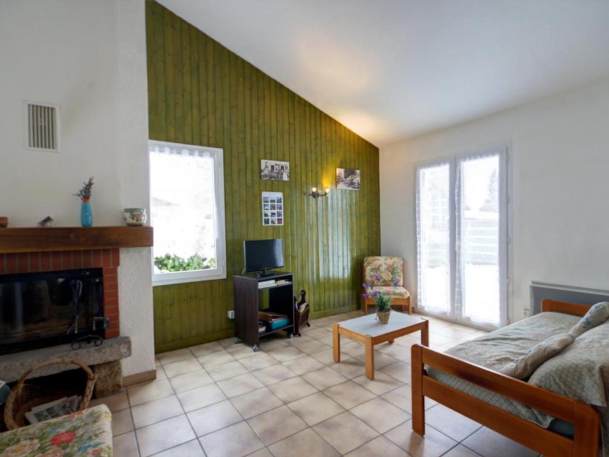 Gite Avec Cheminee, Terrasse Et Wifi - Animaux Acceptes - Fr-1-496-163 Usson-en-Forez Exterior foto