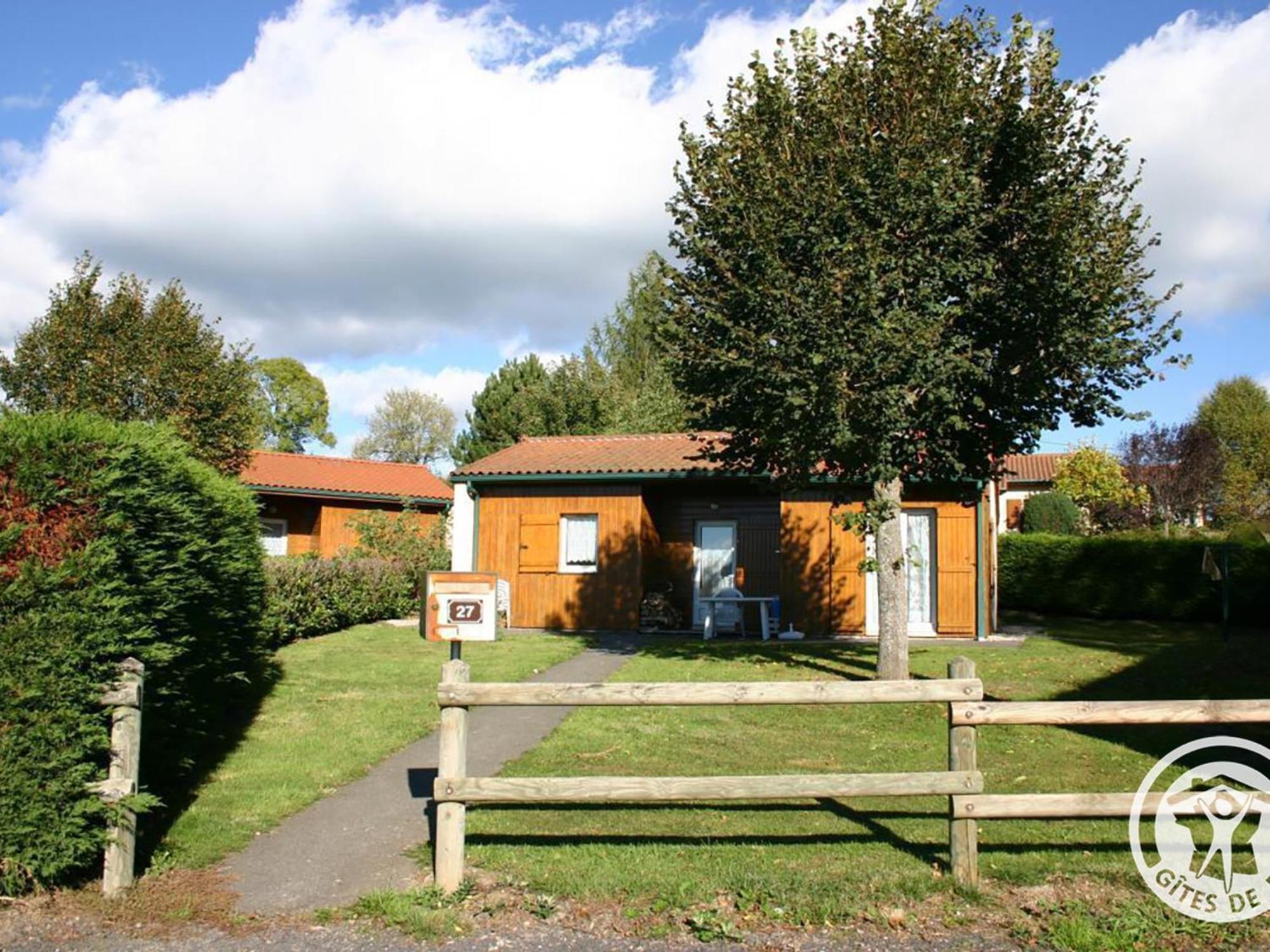Gite Avec Cheminee, Terrasse Et Wifi - Animaux Acceptes - Fr-1-496-163 Usson-en-Forez Exterior foto